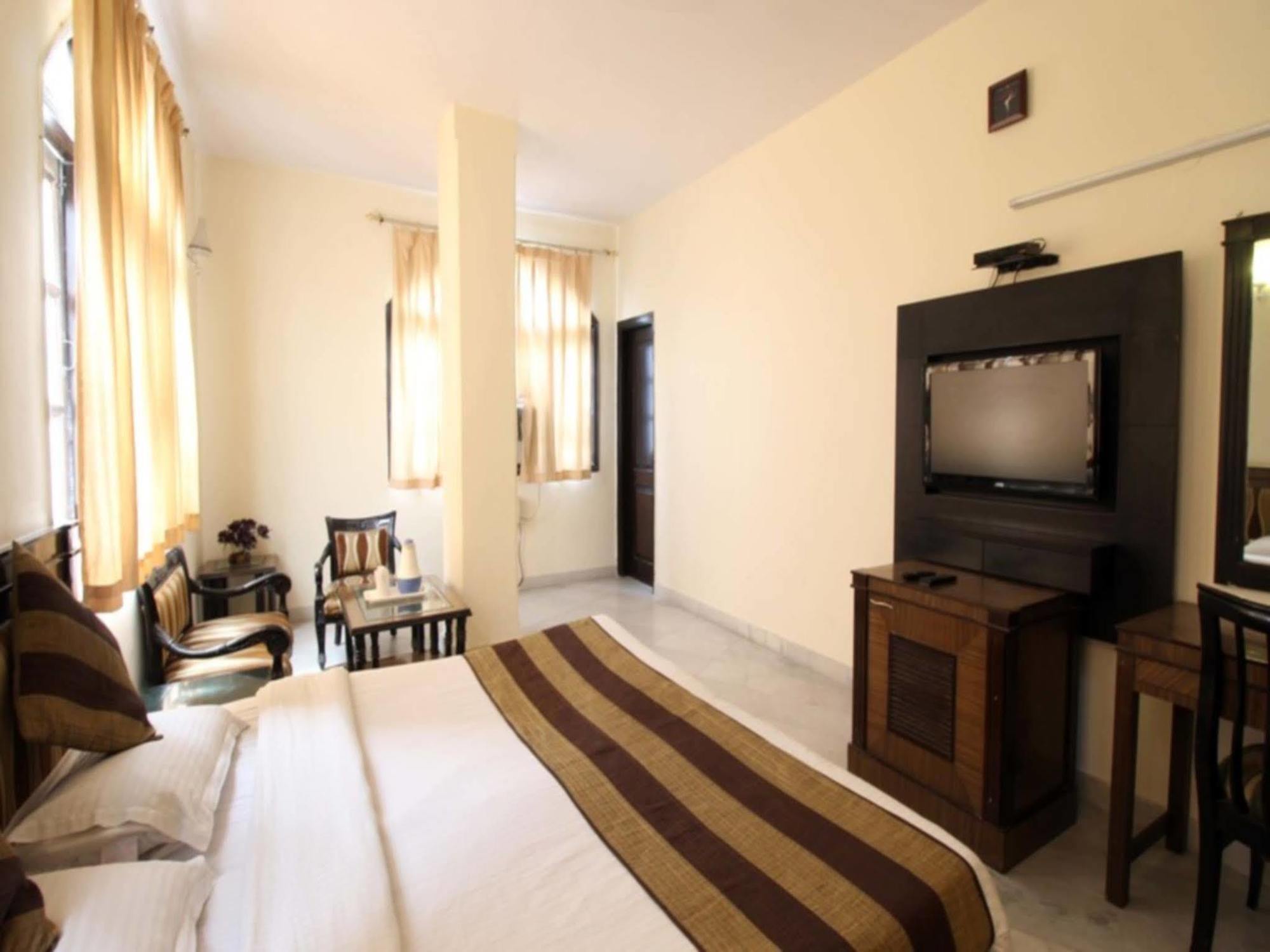 Hotel O Grand Central Дели Экстерьер фото